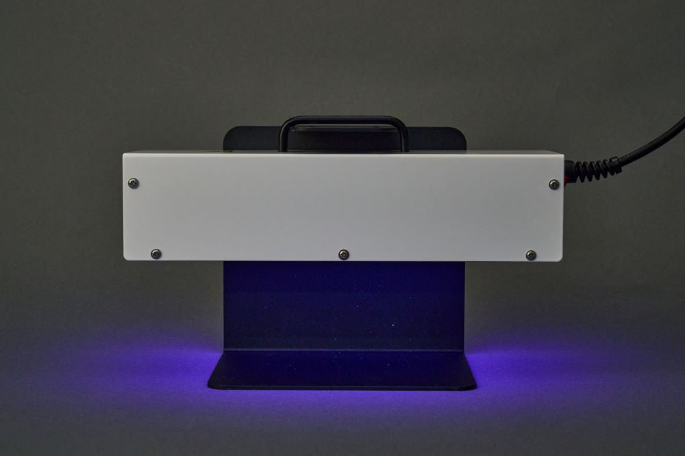 Applications of Three-Wavelength Handheld UV Lamps