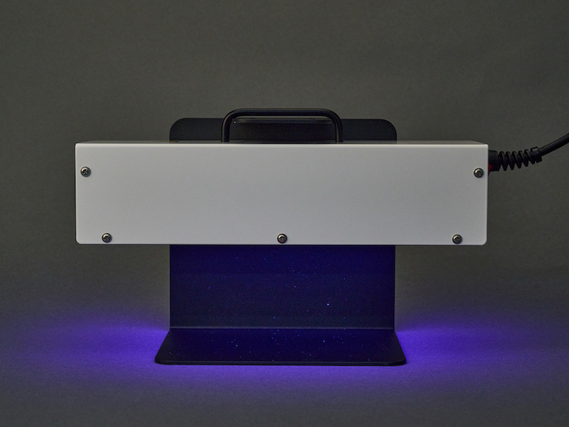 handheld uv lamp XEPU-1338LMS used with a stand